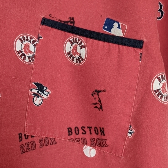 MLB Genuine Merchandise Boston Red Sox Scrub Top Size L - Picture 3 of 7